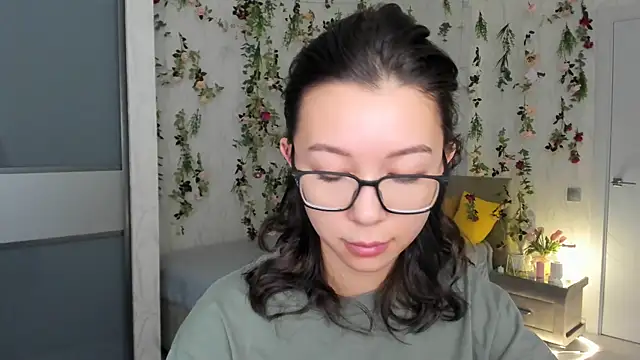 AgnieszkaBanana online show from November 19, 2025, 1:16 am