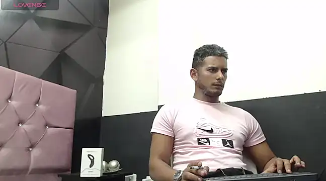 Snapshot of Chris_Dick23 chatting on January 5, 2025, 10:43 am Chris Dick23 online show from January 5, 2025, 10:43 am