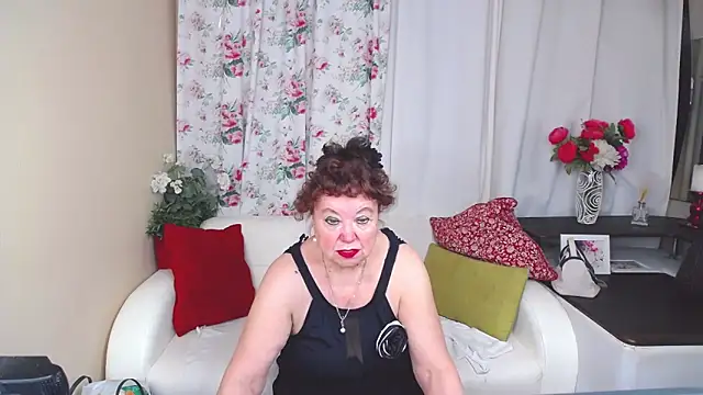 Snapshot of YourHotGranny chatting on March 6, 2025, 10:30 am YourHotGranny online show from March 6, 2025, 10:30 am