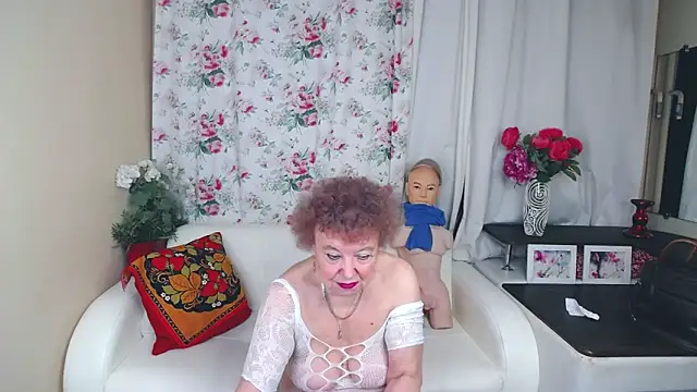 YourHotGranny online show from May 14, 2026, 10:55 am