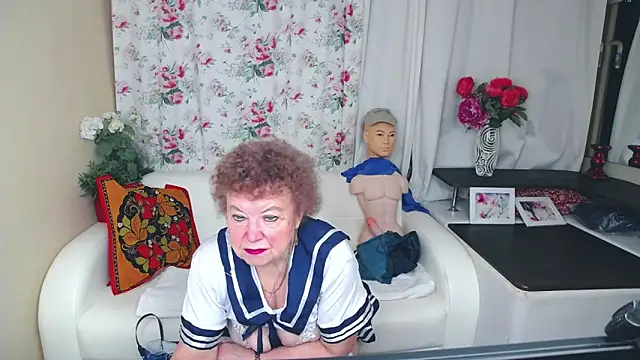 YourHotGranny online show from June 2, 2026, 10:39 am