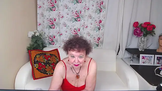 Snapshot of YourHotGranny chatting on June 12, 2026, 10:25 am YourHotGranny online show from June 12, 2026, 10:25 am