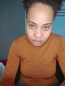 Snapshot of Su_Duarte_1 chatting on May 19, 2026, 4:24 pm Su Duarte 1 online show from May 19, 2026, 4:24 pm