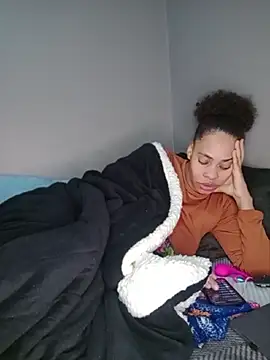Snapshot of Su_Duarte_1 chatting on June 12, 2026, 1:48 am Su Duarte 1 online show from June 12, 2026, 1:48 am