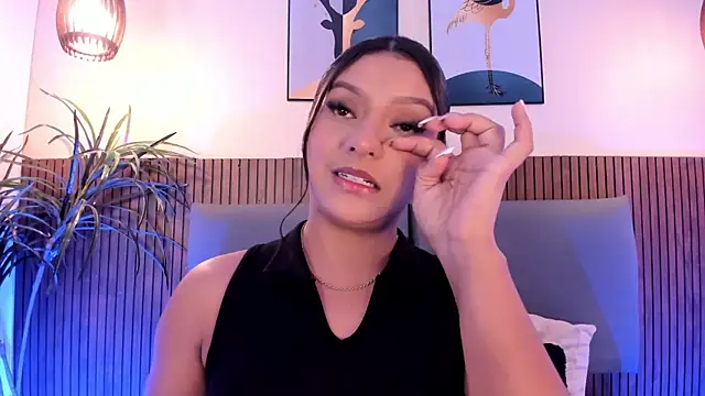 NicolleeEvanss online show from December 17, 2025, 11:49 am