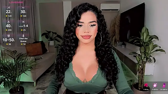 Snapshot of Franciis_4u chatting on July 15, 2026, 7:02 am Franciis 4u online show from July 15, 2026, 7:02 am
