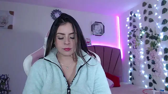 Snapshot of GabyVandriel chatting on December 4, 2024, 1:53 pm GabyVandriel online show from December 4, 2024, 1:53 pm