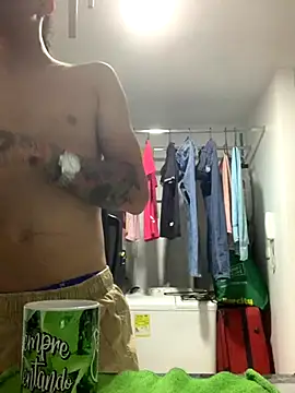 JovenDesobediente online show from October 7, 2025, 3:25 am