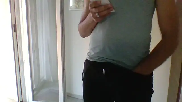 Snapshot of stepmarto3 chatting on September 19, 2025, 5:31 am stepmarto3 online show from September 19, 2025, 5:31 am