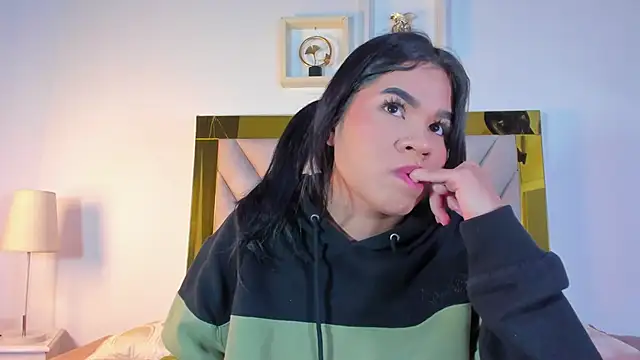 nicole grace0 online show from October 10, 2025, 12:04 pm