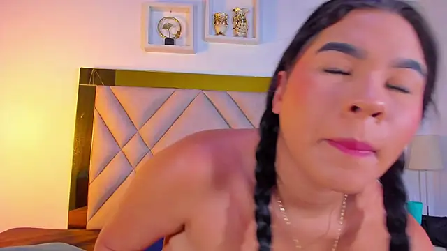 nicole grace0 online show from November 6, 2025, 12:06 pm