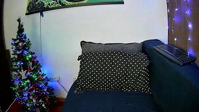 EmmaKrosss online show from December 14, 2024, 3:15 pm