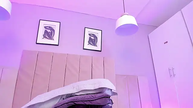 April bowie online show from February 6, 2025, 3:09 pm