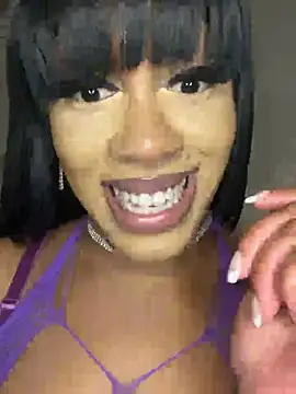 Snapshot of rayemillian chatting on April 5, 2026, 5:15 am rayemillian online show from April 5, 2026, 5:15 am