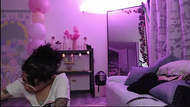 Hellen dumont online show from April 11, 2026, 4:50 am