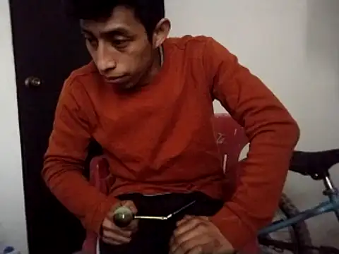 Snapshot of Flaquito_pitudo chatting on March 16, 2025, 1:38 pm Flaquito pitudo online show from March 16, 2025, 1:38 pm