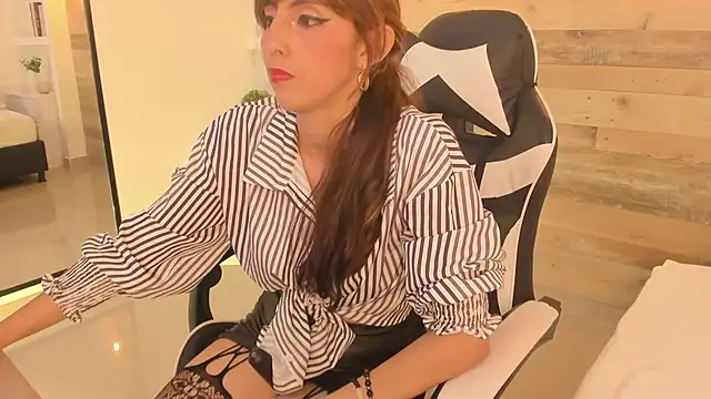 candy summer28 online show from February 26, 2026, 12:20 am