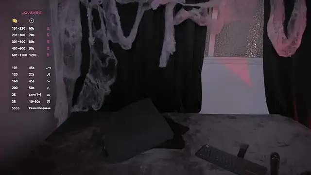 AramJoness online show from October 6, 2025, 8:50 pm