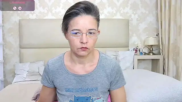 StaceyDarling online show from March 3, 2025, 3:31 pm