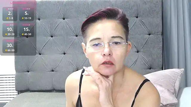 StaceyDarling online show from November 20, 2025, 10:42 pm