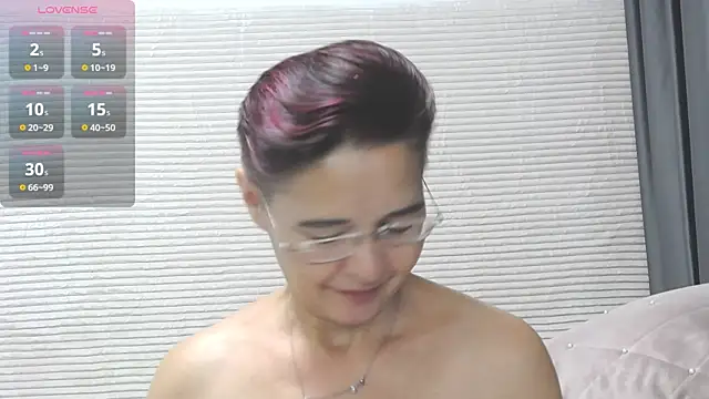 StaceyDarling online show from November 29, 2025, 6:44 pm