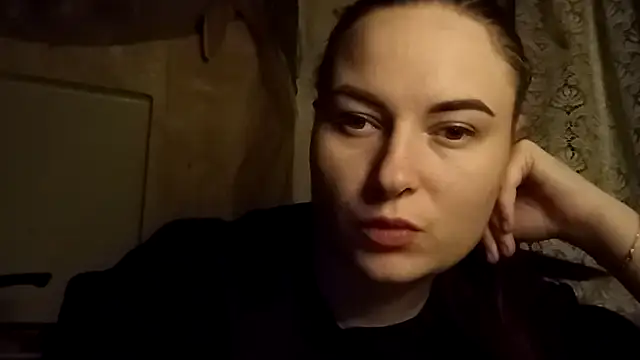 Snapshot of ElenaMaeer chatting on February 17, 2025, 4:15 pm ElenaMaeer online show from February 17, 2025, 4:15 pm