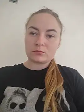 Snapshot of ElenaMaeer chatting on June 7, 2026, 10:41 am ElenaMaeer online show from June 7, 2026, 10:41 am