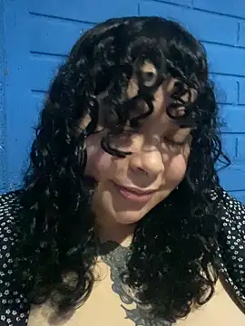 Kimberliprivv online show from April 15, 2026, 7:21 pm
