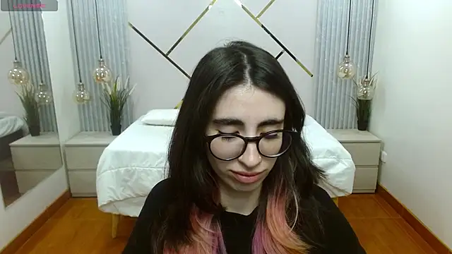 LenaRoses online show from October 14, 2025, 8:31 pm