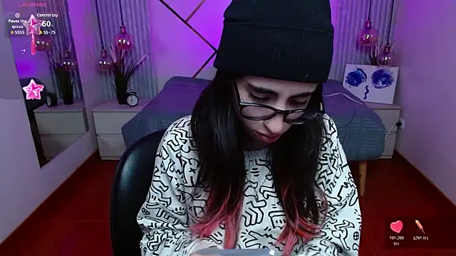 Snapshot of LenaRoses chatting on May 20, 2026, 8:48 pm LenaRoses online show from May 20, 2026, 8:48 pm