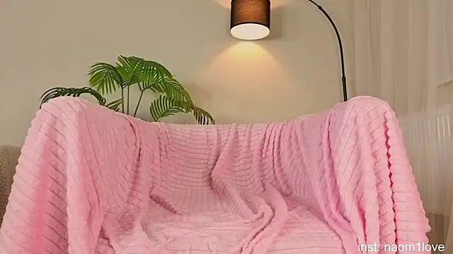 Snapshot of Naomi_Girly chatting on April 16, 2026, 6:09 pm Naomi Girly online show from April 16, 2026, 6:09 pm