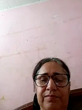 Snapshot of _candi chatting on February 6, 2025, 12:59 pm candi online show from February 6, 2025, 12:59 pm