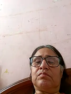 Snapshot of _candi chatting on February 9, 2025, 8:02 pm candi online show from February 9, 2025, 8:02 pm
