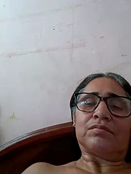 Snapshot of _candi chatting on February 15, 2025, 11:39 am candi online show from February 15, 2025, 11:39 am