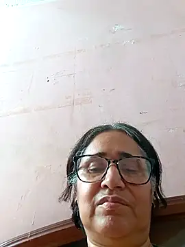 Snapshot of _candi chatting on February 17, 2025, 7:31 pm candi online show from February 17, 2025, 7:31 pm