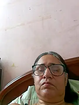 Snapshot of _candi chatting on February 20, 2025, 6:02 pm candi online show from February 20, 2025, 6:02 pm