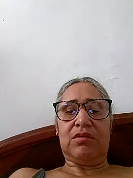 Snapshot of _candi chatting on February 6, 2026, 1:47 pm candi online show from February 6, 2026, 1:47 pm