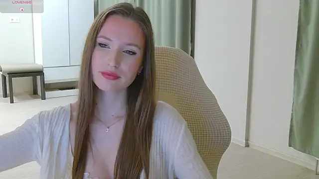 Snapshot of Malika_b chatting on December 9, 2024, 12:56 am Malika b online show from December 9, 2024, 12:56 am