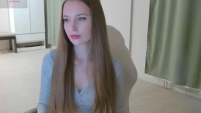 Snapshot of Malika_b chatting on December 15, 2024, 10:18 am Malika b online show from December 15, 2024, 10:18 am