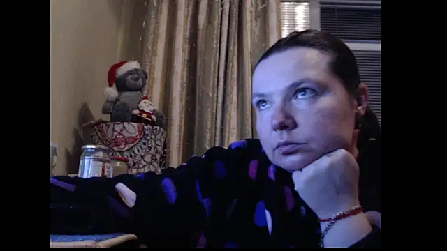 amorelara online show from November 15, 2025, 3:19 pm