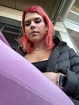 RiriRoseey online show from January 5, 2025, 12:10 pm