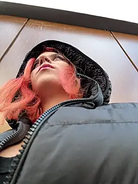 RiriRoseey online show from January 6, 2025, 8:57 am