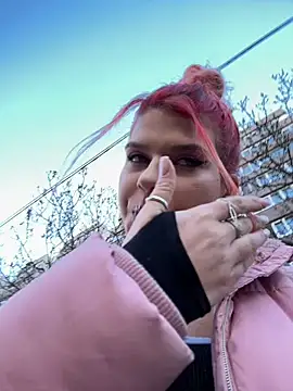 RiriRoseey online show from January 8, 2025, 9:21 am