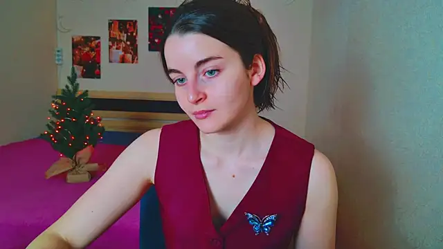 Snapshot of Miss_Arwen chatting on December 19, 2024, 1:50 am Miss Arwen online show from December 19, 2024, 1:50 am