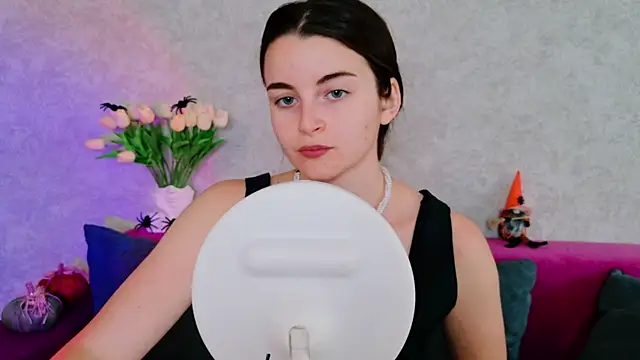 Miss Arwen online show from October 7, 2025, 5:15 am