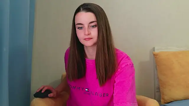 Snapshot of Miss_Arwen chatting on April 22, 2026, 8:28 am Miss Arwen online show from April 22, 2026, 8:28 am