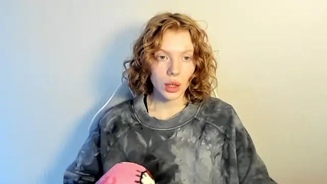 StellaDavis online show from December 19, 2025, 8:54 am