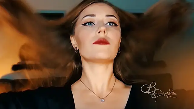 MissBeverlyMills online show from September 29, 2025, 12:05 am