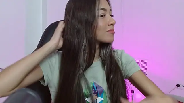 Snapshot of hantonella_ chatting on November 25, 2025, 2:50 pm hantonella online show from November 25, 2025, 2:50 pm