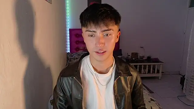 santi-fabulous online show from December 19, 2025, 11:01 pm